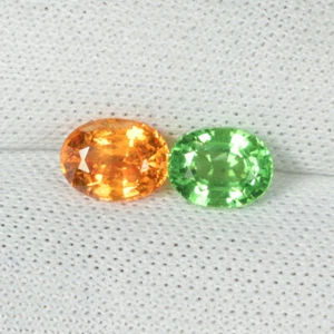 Par Ovalado 1.22 ct LUSTROSO VERDE Y AMARILLO NATURAL TSAVORITA / ESPESARTITA GRANATE - Imagen 1 de 2