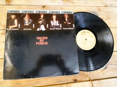 SCORPIONS TAKEN BY FORCE LP 33T VINYLE EX COVER VG+ ORIGINAL 1977 - Photo 1/4