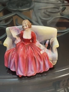 Royal Doulton Sweet and Twenty HN1610 - Retirado 1938 - Clásicos de Harradine - Imagen 1 de 11