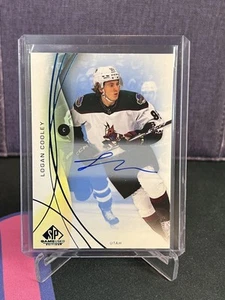Logan Cooley 2024-25 SP Gioco Usato Blu Auto #112 Hockey Utah Club - Foto 1 di 2