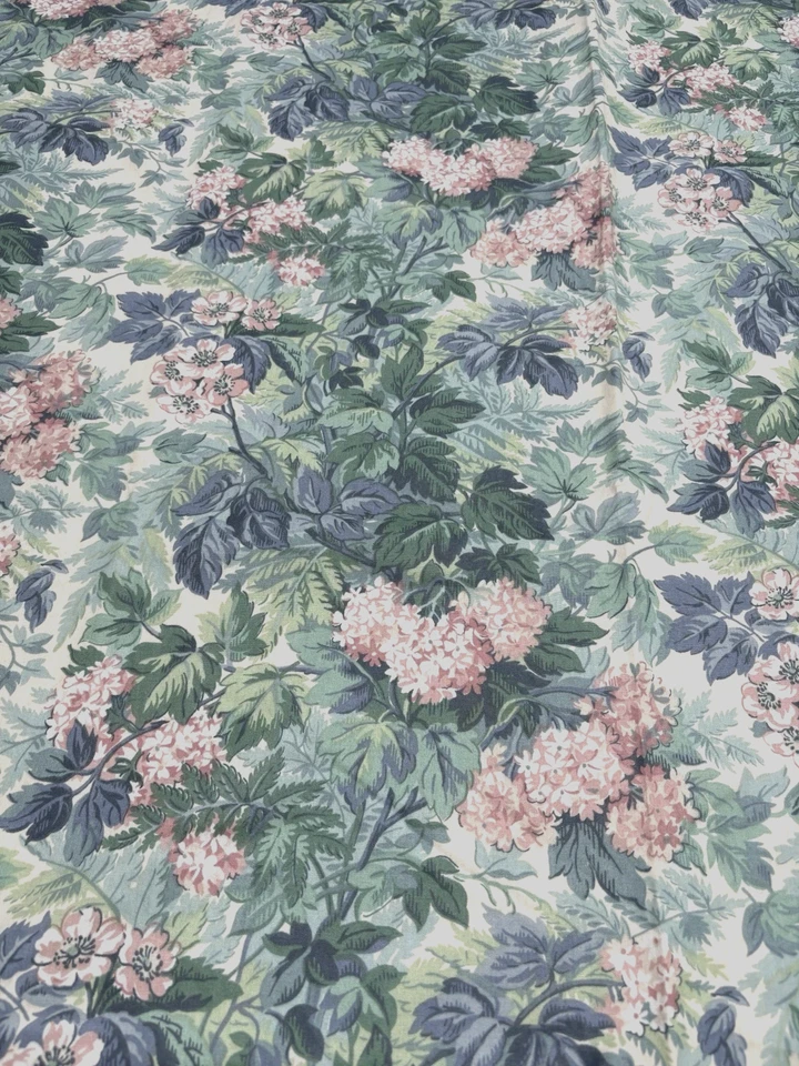 JUEGO DE CORTINAS FORRADAS ROSA/AZUL FLORAL LAURA ASHLEY ASHBOURNE CON LAZO 41 X 86 Foto 1 de 2