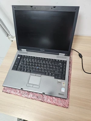 Toshiba Tecra A9 - Intel Centrino Duo - 2GB Ram - No Storage - Won't Boot - Image 1 of 4