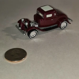 Johnny Lightning Hot Rod Magazine Purple 1932 Ford 5-Window Coupe 1:64 Diecast - Picture 1 of 8