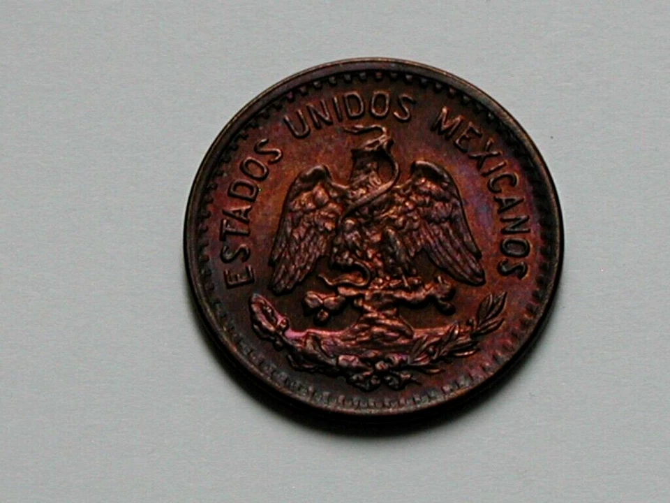 Moneda de 1 centavo México 1946 con águila mexicana y TONIFICACIÓN DE COLOR PREMIUM Foto 1 de 2