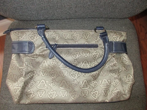 Auburn University Alabama Tigers SANDOL Licensed The Cinch Handbag NWT Cover