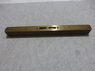 ANCIEN NIVEAU EN BOIS ET LAITON - Photo 1/4