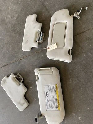 06-10 Juego de parasol delantero izquierdo y derecho Infiniti M35 M45 96401-EH120 96400-EH120 Foto 1 de 4