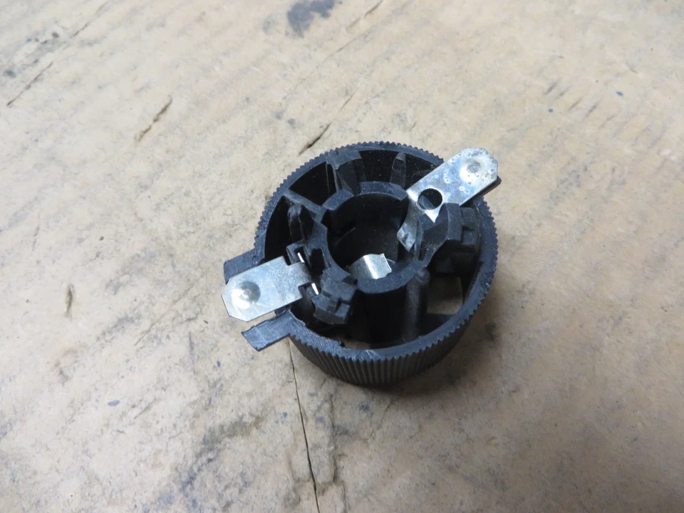 VOLVO 240 244 245 740 940 960 LUZ TRASERA LÁMPARA ENCHUFE # CP32 2 TERMINALES OEM Foto 1 de 4