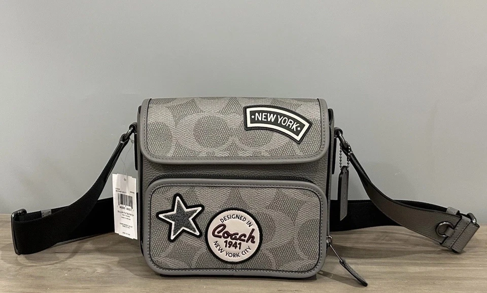 Bolso Bandolera COACH CCG29 Sullivan Solapa Maxi Firma Lona Con Parches Gris Foto 1 de 4