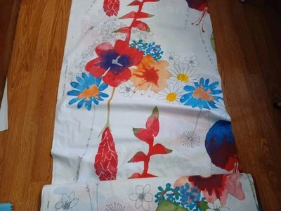 Perno de tela IKEA Malin Akerblom 2010 aprox. Flor abstracta grande de 15 yardas Foto 1 de 4