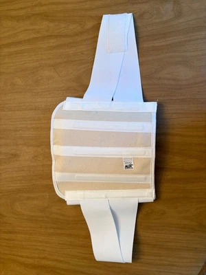 ALEX矫形背托带泡沫嵌件,带来舒适感 — 第 1/4 张图片