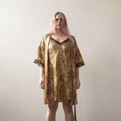 Y2K Juego de batas y bragas con estampado de leopardo guepardo de encaje dorado tostado Foto 1 de 4