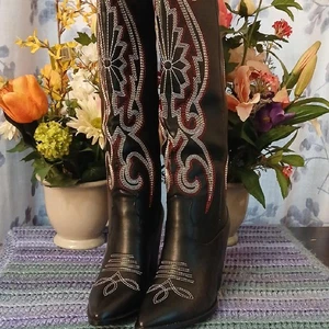 Isnom Chic Embroidered Black and Red Heeled Boots 9.5 - Picture 1 of 5