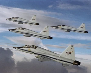 1996 NASA T-38 Aircraft In Flight - 8x10 Photo On 8.5x11 #2568 - Picture 1 of 1