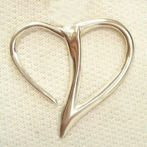 Spilla in ARGENTO 925 con INIZIALE " D " a forma di CUORE - finitura lucida - - Imagen 1 de 2