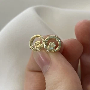 Original 9KT Gelbgold Claddagh Ohrstecker 0,27 Gramm - Geschenkverpackung - Bild 1 von 4
