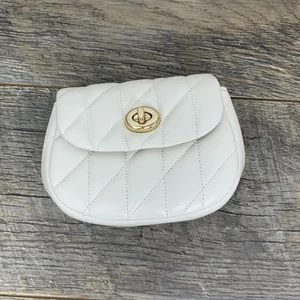 Coach Turnlock Card Case in Chalk Nappa Leather CZ018 — New - Picture 1 of 4