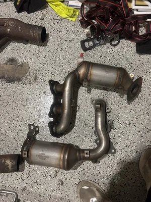 Colectores convertidores catalíticos Ford 3,7 L V6 11-14 Mustang F-150 MKX Edge OEM NUEVO Foto 1 de 4