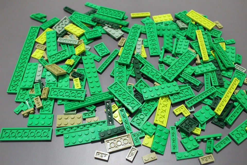 LEGO 200 Platten Plates einreihig zweireihig grün dunkelgrün hellgrün #3956 - Bild 1 von 1