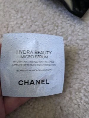 Micro suero Chanel Hydra Beauty 0,025 OZ Foto 1 de 2