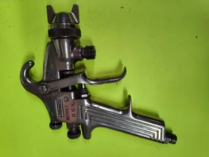 BINKS MODEL 69 PROFFESIONAL PAINT GUN CLEAN GREAT COST💲LOOK 💲 - Picture 1 of 3