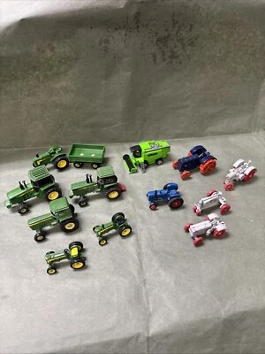 Lote de 12 juguetes para tractores agrícolas John Deere MatchBox Hertl Hot Wheels. Foto 1 de 4