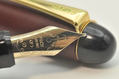 Pluma Estilográfica Pilot Custom 67 De Colección 14K Plumín Fino Borgoña con Convertidor ExcW10024 Foto 1 de 4