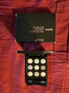AVON Mark On the Dot Eye Color Compact 9 Eye Shadows Neutral SHIMMERY GLIMMERY - Picture 1 of 3