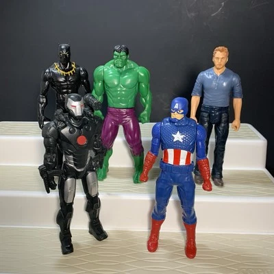 Lote de 5 bonecos colecionáveis Hasbro Marvel Avengers 6" 2015 mais Jurassic World - Imagem 1 de 4