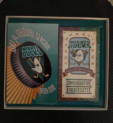 Anaheim Mighty Ducks 1993-94 Inaugural Season Commemorative Items Box set Cover