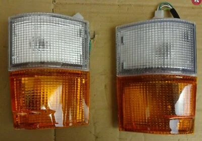 TOYOTA HIACE YH50 LH50 RH50 MODEL 1983 85 FRONT CORNER LIGHTS PAIR LH RH NEW - Image 1 of 4