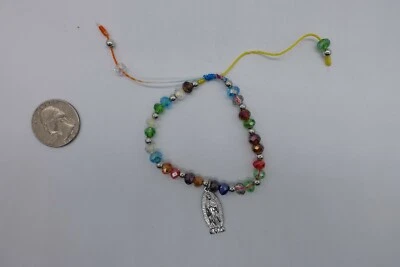 pulsera medalla Virgen María cuentas arco iris únicas  Foto 1 de 4