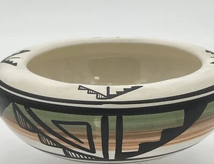 Marilyn Yazzie firmata ceramica Navajo artista nativi americani regalo 6” x 2,5” - Foto 1 di 17
