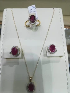 Beautiful 18kt Yellow Gold Ruby and Diamond set - Picture 1 of 1