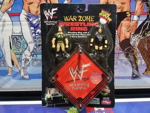NEW WWE WWF Wrestling Ring Micro Bend Ems Stone Cold Steve Austin & Kurrgan VTG - Picture 1 of 8