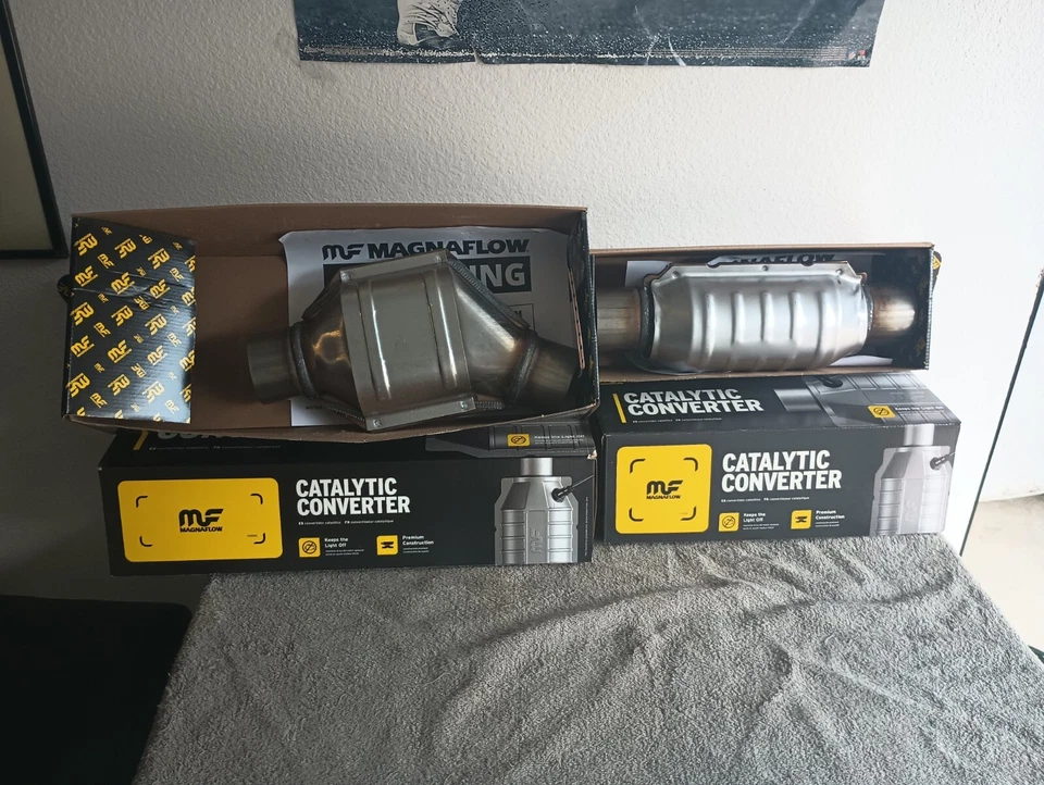 Ford F150 2002 convertidor catalítico 5,4 universal para parte delantera y trasera tienen los 4 Foto 1 de 1