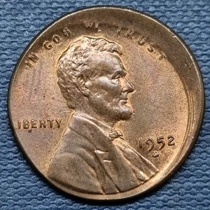 1952 D Lincoln Wheat Cent 1c - ERROR - Off Center - Uncirculated #94520 - Picture 1 of 2