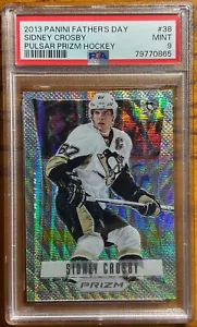 2012-13 Panini Rookie Anthology Father’s Day Pulsar Prizm Sidney Crosby PSA 9 - Foto 1 di 2