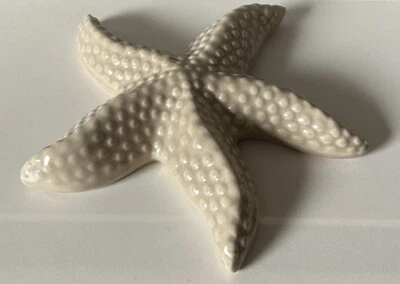 Deko Figur Seestern M Starfish Liegend Keramik Sand Glanz Maritim Strand Feeling - Bild 1 von 2