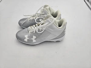 Under Armour Leadoff Mid Baseball Cleats White Gray 1297314-100 sz 5 Y NEW - Picture 1 of 6