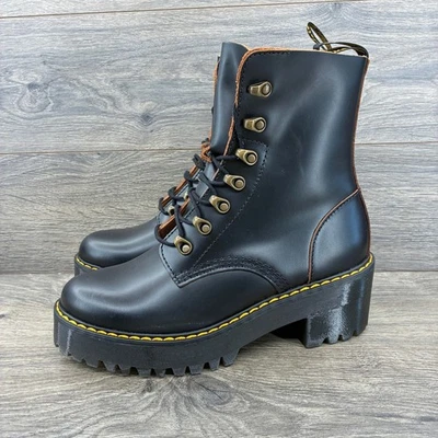 Botas femininas Dr Martens Leona plataforma salto com cadarço EUA 9 couro preto - Imagem 1 de 4