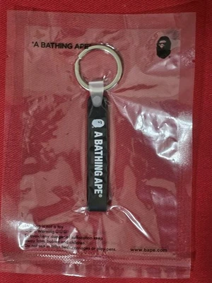 Nuevo Llavero A Bathing Ape World Gone Mad Rubber Loop Negro  Foto 1 de 4