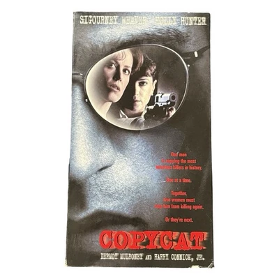 Copycat (VHS) 1995 Sigourney Weaver, Holly Hunter, Dermot Mulroney TESTED - Image 1 of 3