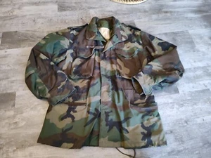 Vintage US Army Military Cold Weather Woodland Camo M65 Field Jacket Medium - Picture 1 of 24