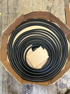 CARAVAN / MOTORHOME  WINDOW RUBBER 100m  APROX 40m 22.9832.7505 - Picture 1 of 3