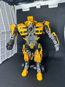 Bumblebee - Age of Extinction - AOE - Leader - Transformers - Free Post - Used - Picture 1 of 13