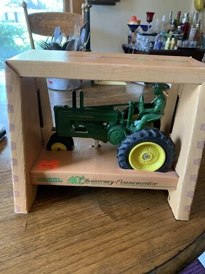 1986 ERTL John Deere Model A 40th Anniversary 1:16 rubber tires Tractor #557 - Image 1 of 4