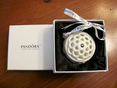 ELEGANT 'PANDORA' LTD ED.2011 WHITE W/SILVER STARS OPEN CHRISTMAS ORNAMENT W/BOX - Image 1 of 4