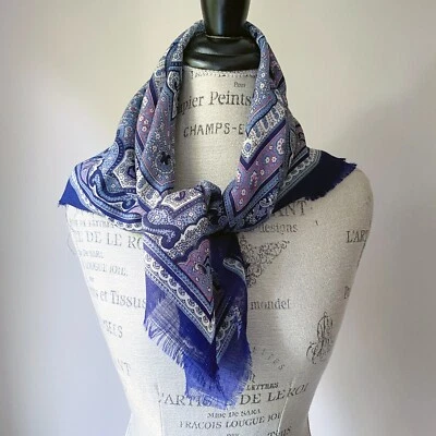 Bufanda de diseñador Claude Chevalier vintage borde crudo azul Foto 1 de 4