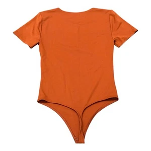 Babaton Aritzia Body Rost Orange Kurzarm Freizeit Alltag Oberteil Gr. M - Bild 1 von 7